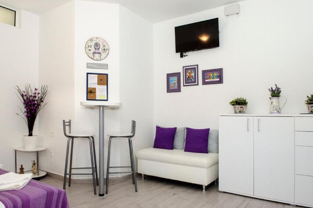60602270